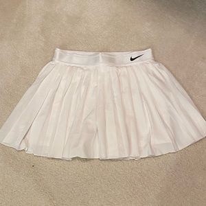 White Nike pleated tennis skirt